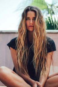 Quel est le meilleur boucleur Beach Waves ? L'avis d'une coiffeuse -  Scoothair